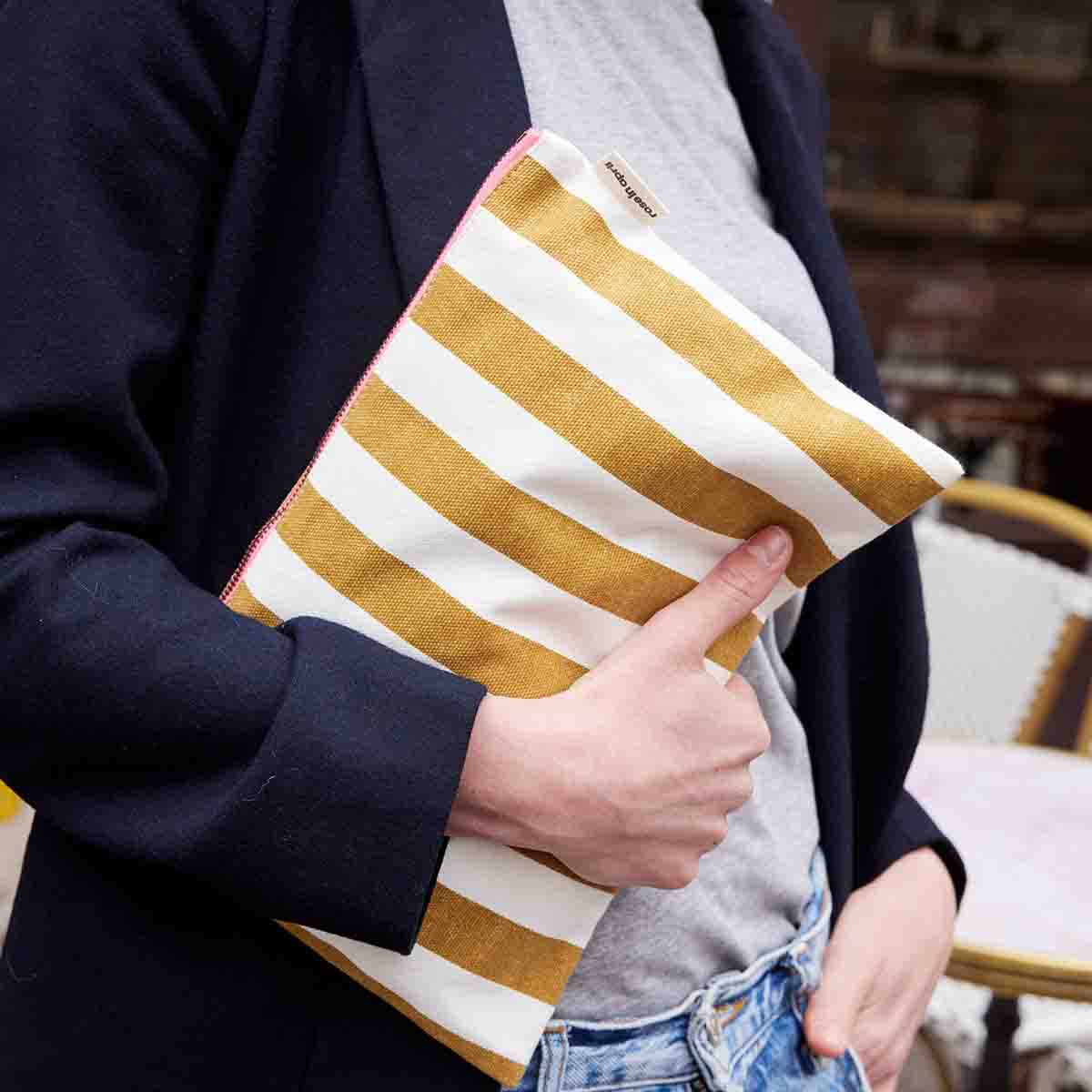 Lili pochette coloris raye ecru / caramel
