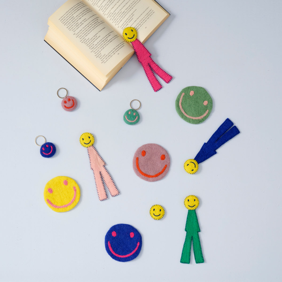 THE HAPPY BOOKMARK, cerise