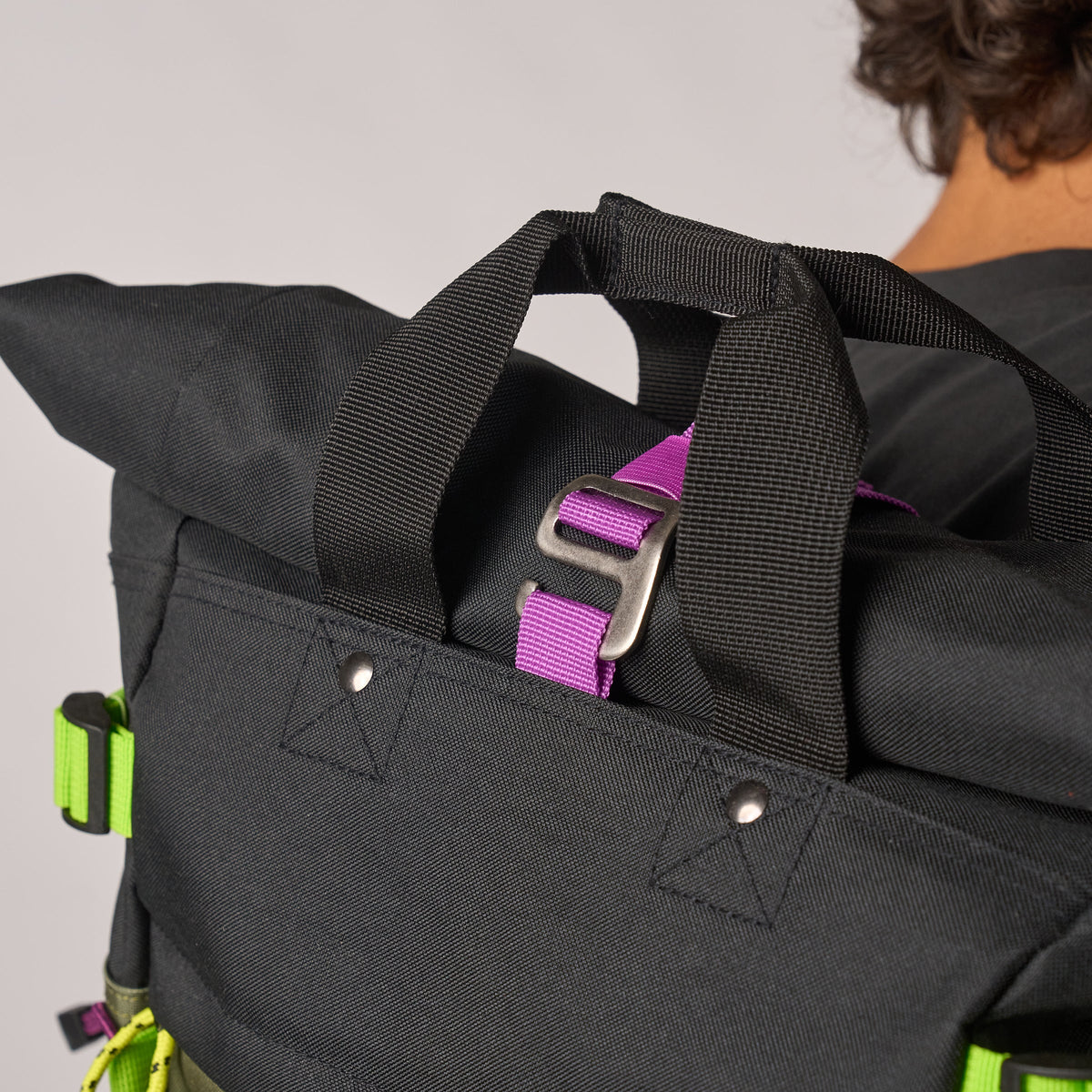 Rolltop bag kaki noir