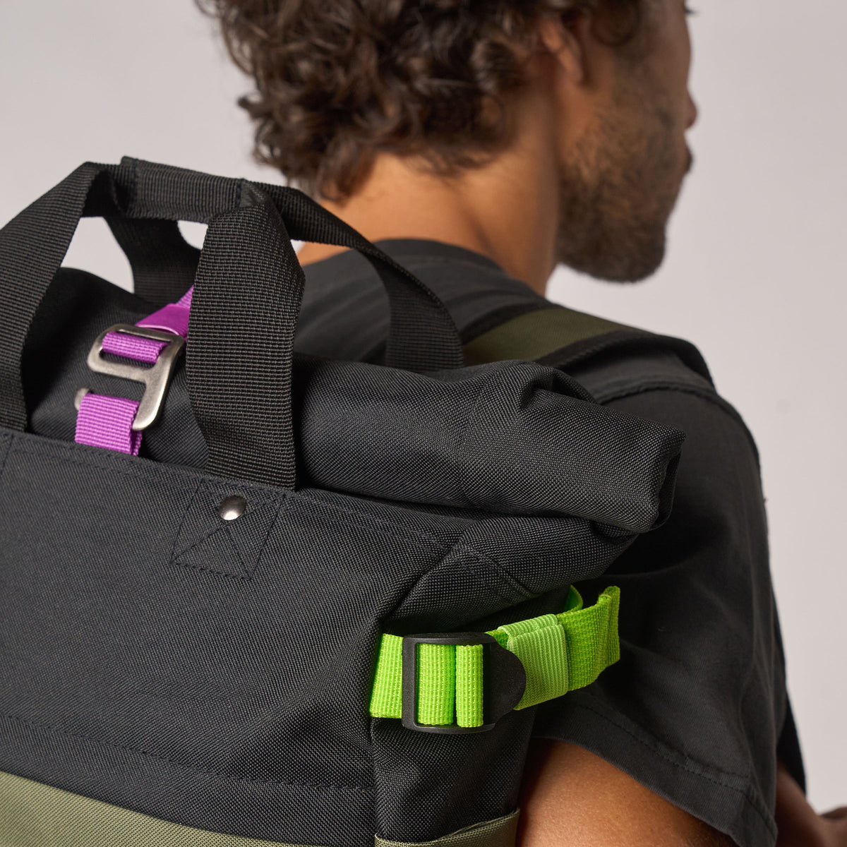 Rolltop bag kaki noir