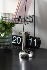 Horloge à poser small flip métal argent
